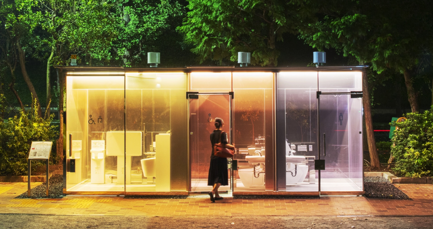 Discover the design of the 'Yoyogi Fukamachi Mini Park Toilet' by Shigeru Ban.
